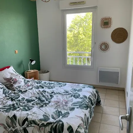 Apartment T2 Avec Balcon, Lumineux, Au Calme.