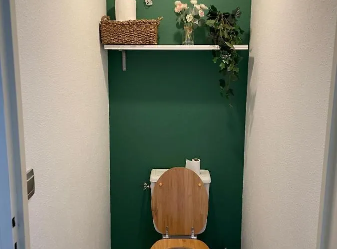 T2 Avec Balcon, Lumineux, Au Calme. * Blaye